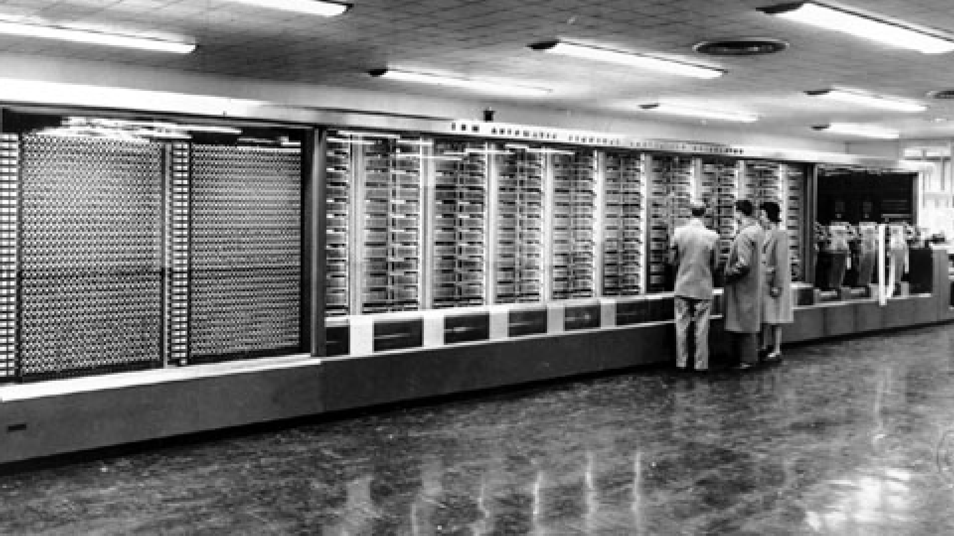 Первый прод. Говард Эйкен первый компьютер Mark 1. Говард Айкен вычислительная машина.