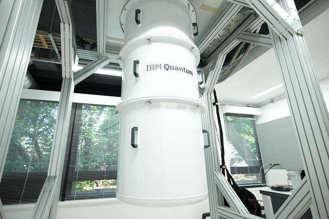 量子コンピューティング　東大・IBMによる量子システム・テストベッド